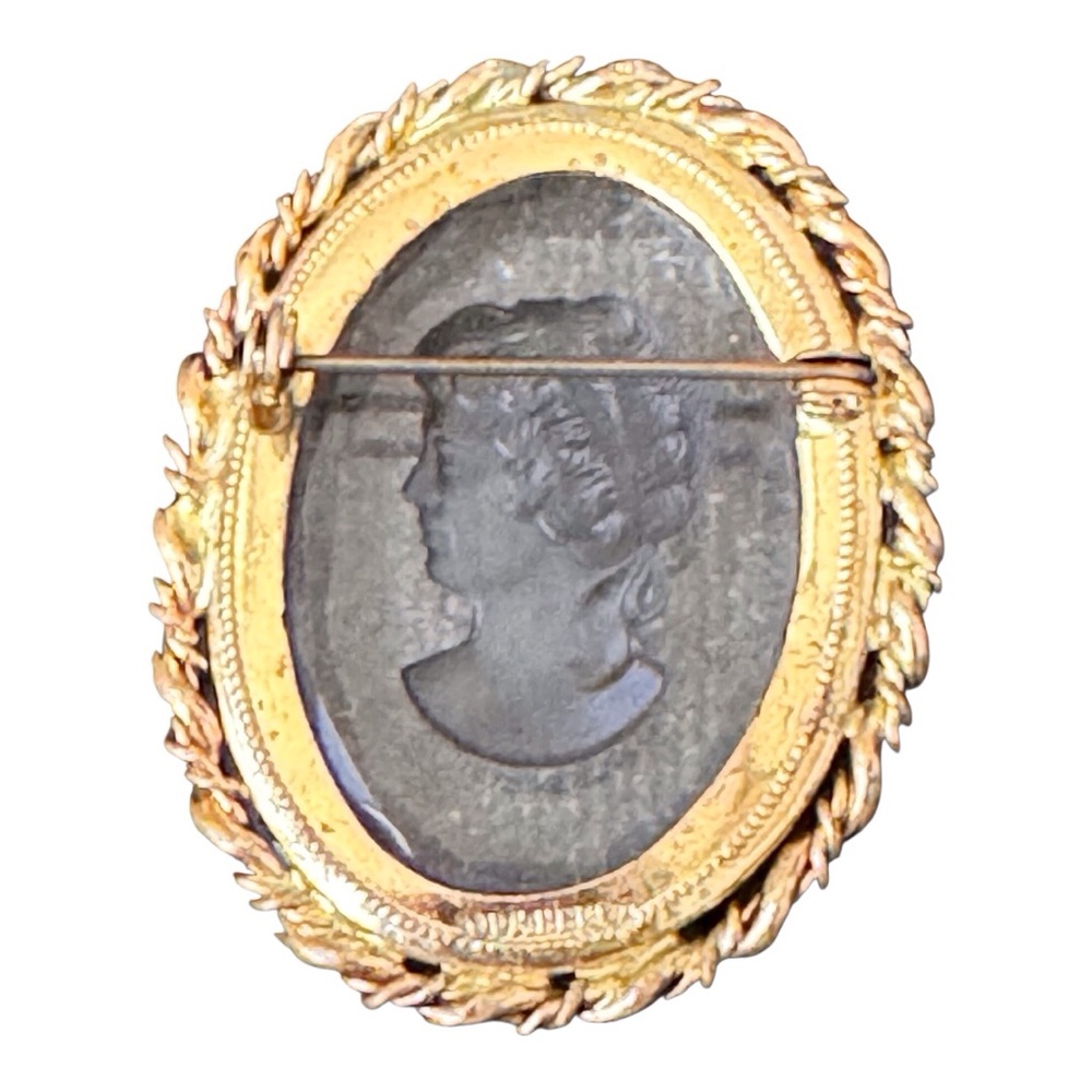Vintage Gold Tone Intaglio Glass Cameo Brooch Germany - Picture 2 of 4
